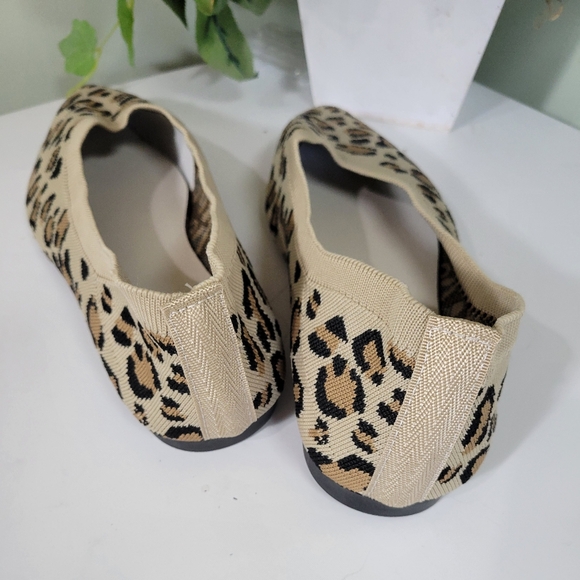 NWOB KNIT FLATS. 🐆 PATTERN. 8 - Picture 13 of 15